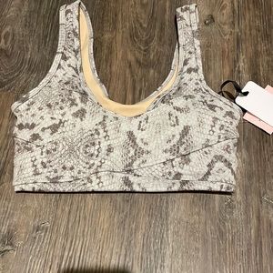 Women’s Varley Kellam Padded Sports Bra XS NWT